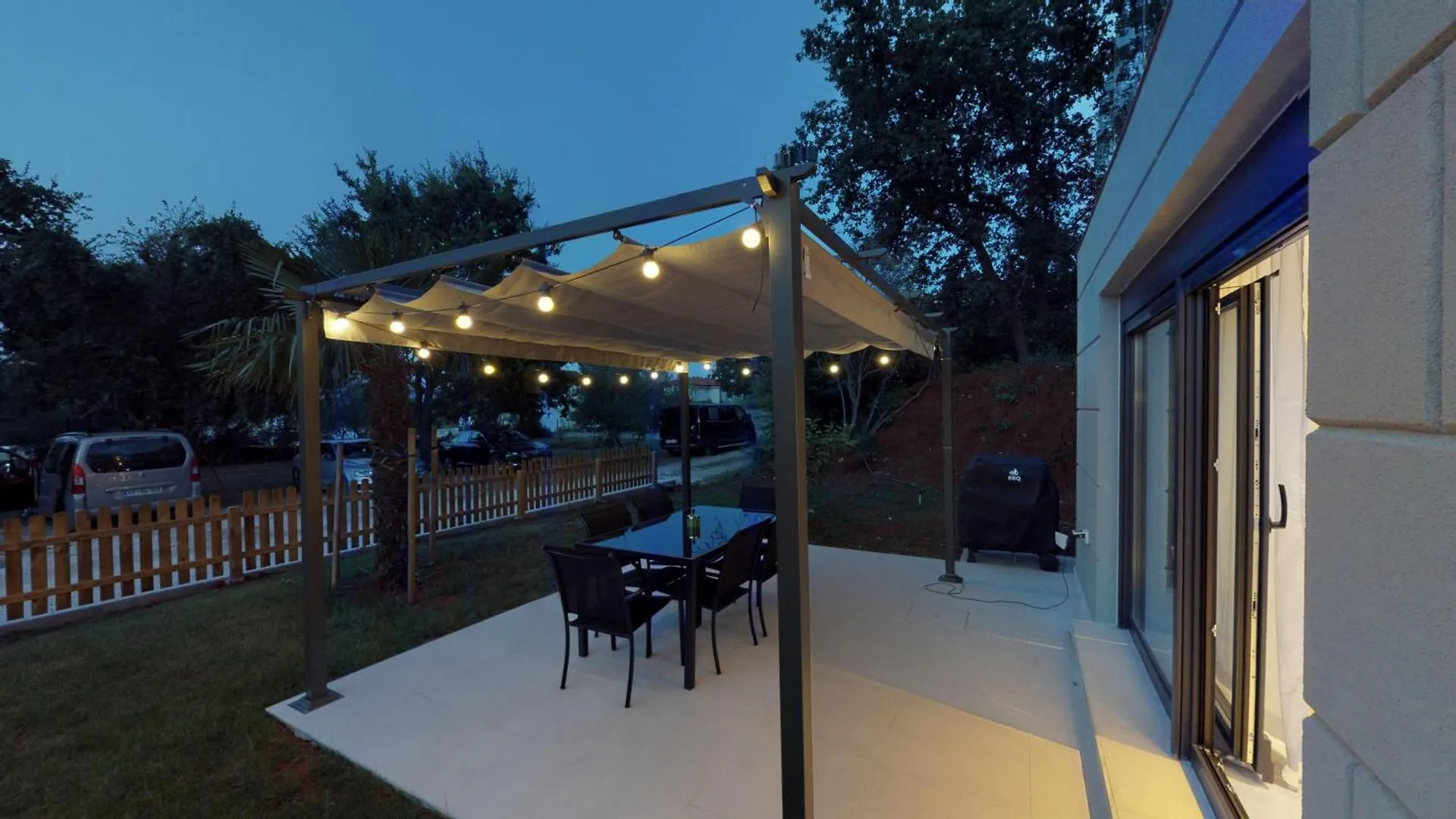 Apartment Beachfront - 2 Bedrooms - 4 Guests - Barbecue Labin  Croatia